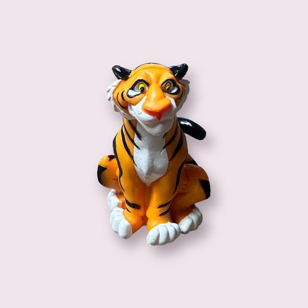 Vintage Aladdin Princess Jasmine’s Tiger Rajah 3.5” PVC Figure Toy Cake Topper